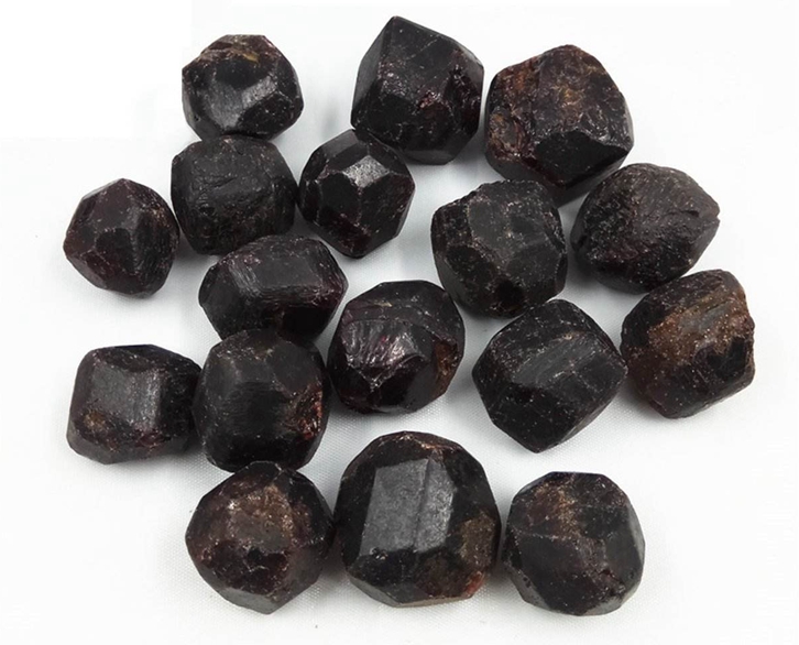 廣州進口石榴石原石報關公司