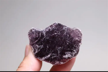 鋰云母進(jìn)口清關(guān)代理公司：進(jìn)口鋰云母清關(guān)報(bào)關(guān)注意事項(xiàng)